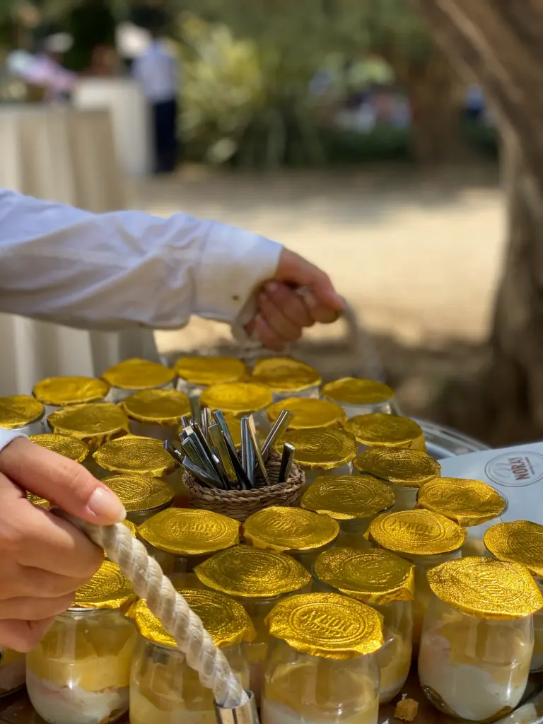 Falso yogur de cerdo iberico braseado con espuma de zanahoria caramelizada y tomillo (r) XS