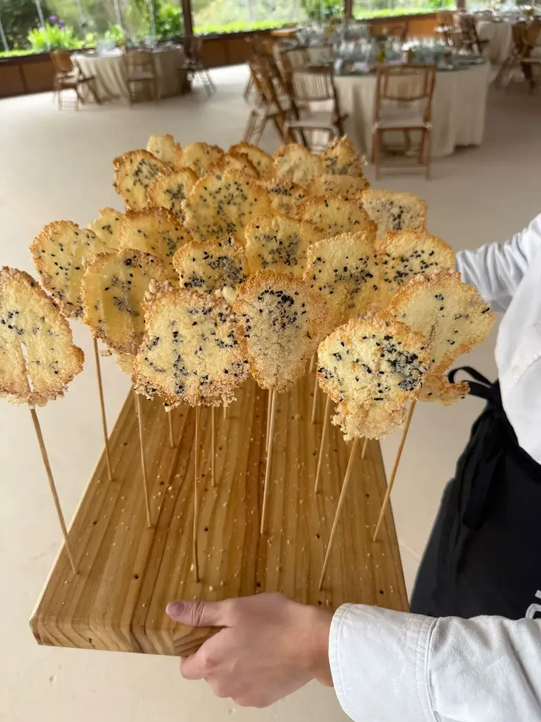 Piruletas de parmesano y sésamo XS