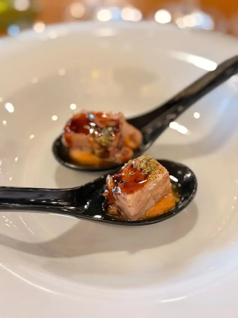 Manitas de cerdo en crema de boniato asado y reduccion de Px New XS