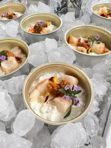 [Cat] Erizo con langostinos y espuma de leche de coco XS