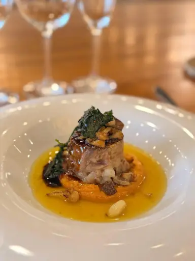 [Cat] Manitas de cerdo con salteado de setas shimeji y jugo de yuzu New